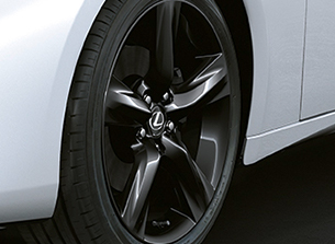 is 300h sport 18 inch alloy wheels 