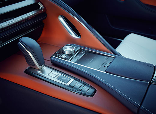 2017-Lexus-LC-Interior-Gallery-005-520x3