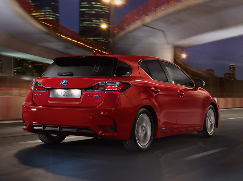 ct 200h image 011 790 590