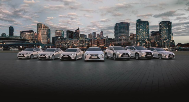 2017 Gama Ibrida lexus