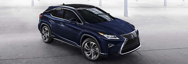 В августе 2016 года премиальный кроссовер Lexus RX занял первое место в сегменте E-SUV-premium Синий Lexus RX 450h