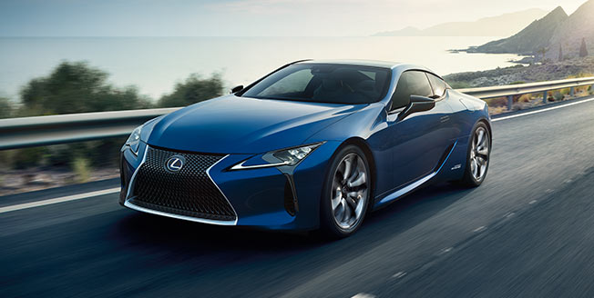 LC 500h med ny hybriddrivlina