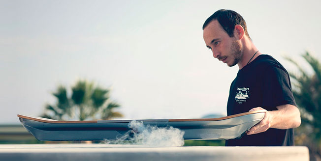 Lexus hoverboard Slide och Ross McGouran