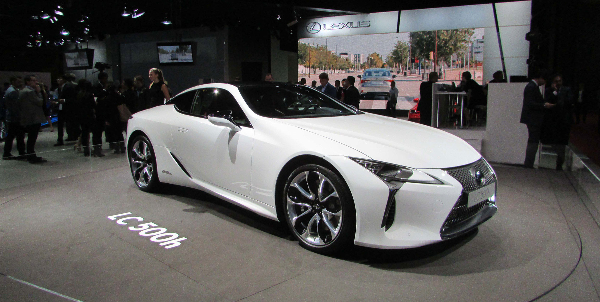 paris lexus lc500 01
