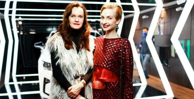 LEXUS ЗАПУСТИВ РОБОТУ FASHION POST Lexus RX FASHION POST TSUM