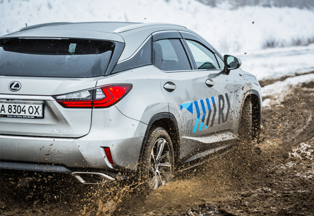 25 27 лютого 2016 року на честь виходу нового покоління культового кросовера Lexus RX у зимовому курорті «Буковель» відбувся «Lexus High Drive»