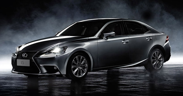Святкові пропозиції на спортивний седан Lexus IS