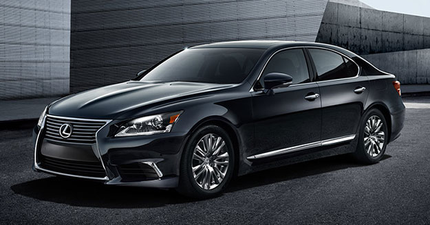 Новорічні святкові пропозиції на Lexus LS