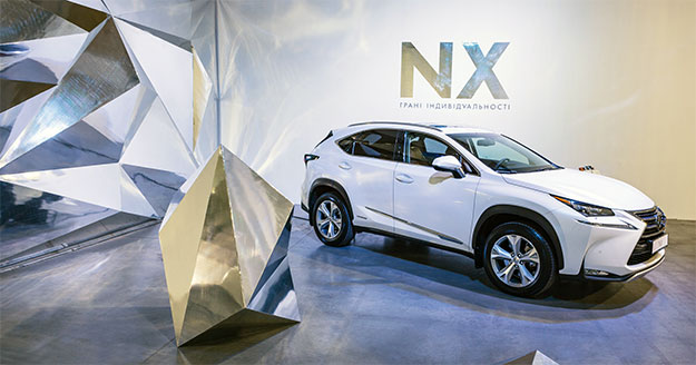 Арт інсталяція «NX Грані індивідуальності» у НКММК «Мистецький Арсенал»